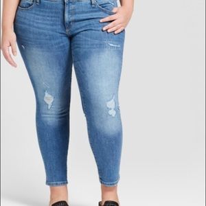 Universal Thread Distressed Skinny Jeans